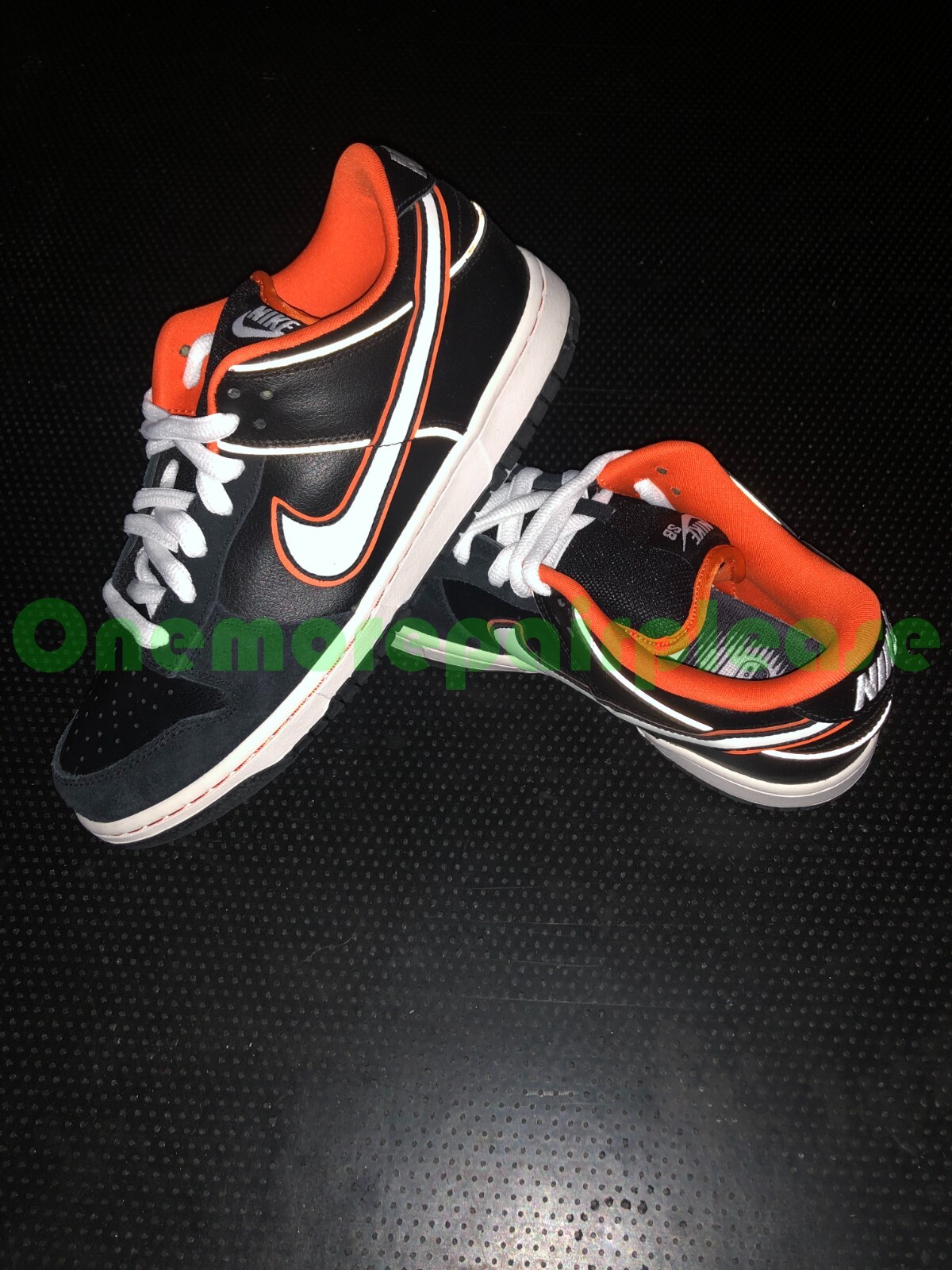Nike Dunk Low Pro SB Black White-Orange Blaze 304292-010 Nike Dunk Low Pro SB Black White-Orange Blaze 304292-010