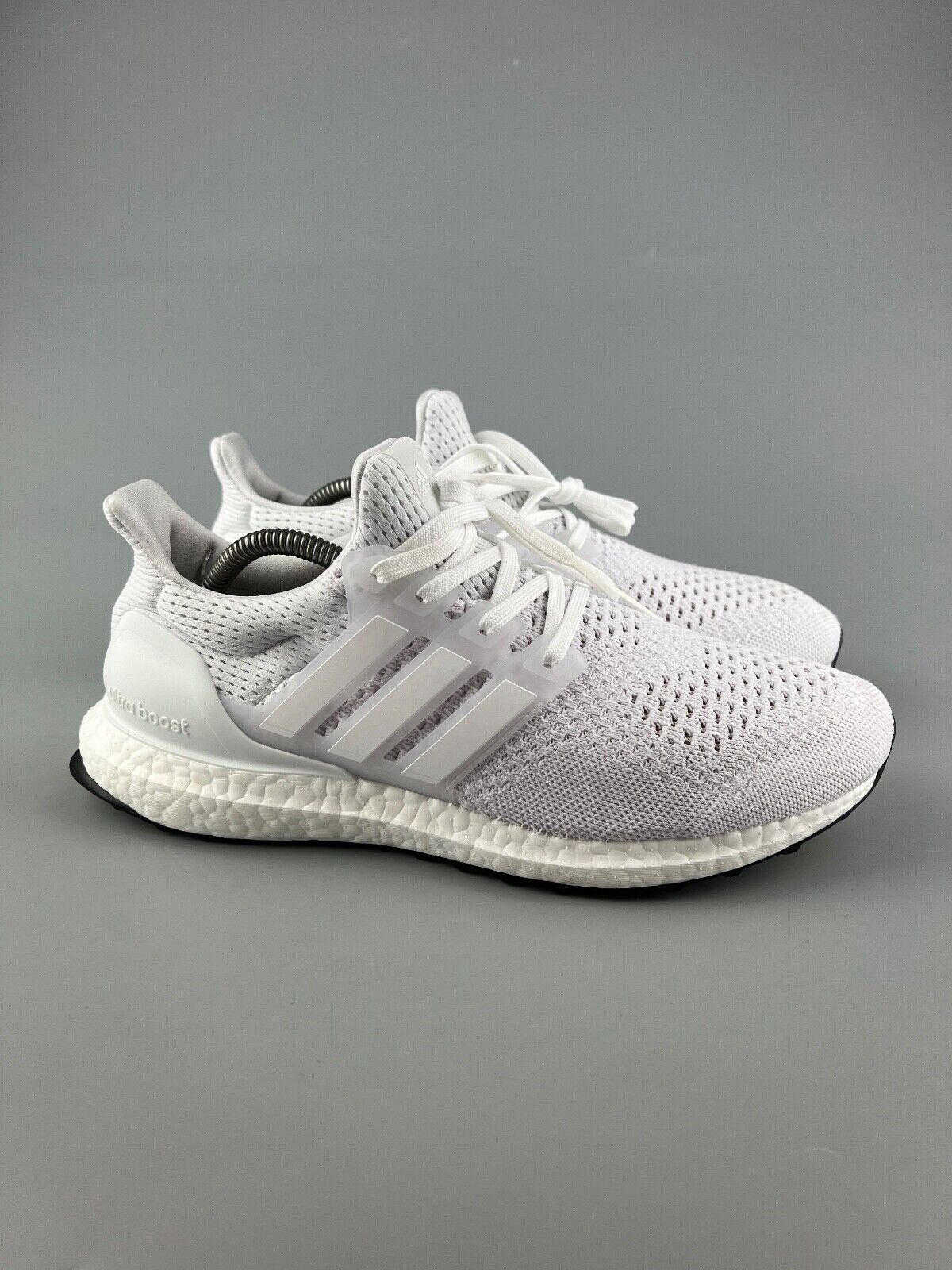 US 8 Adidas Ultraboost 1.0 Cloud White Men's Running Shoes US 8 Adidas Ultraboost 1.0 Cloud White Men's Running Shoes
