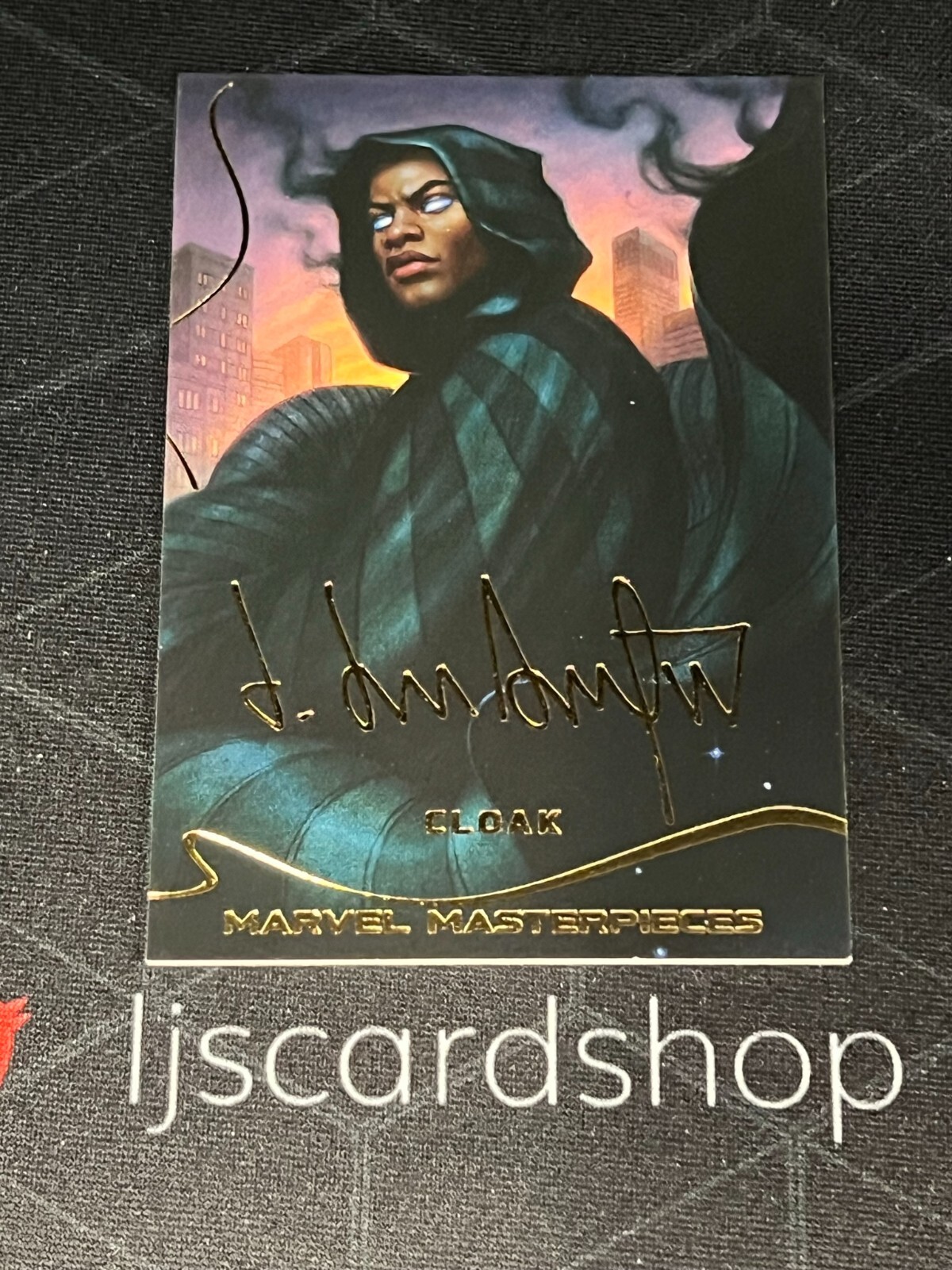 2018 Skybox Marvel Masterpieces 【Cloak】 2018 CLOAK SKYBOX MARVEL MASTERPIECES GOLD FOIL SIGNATURE