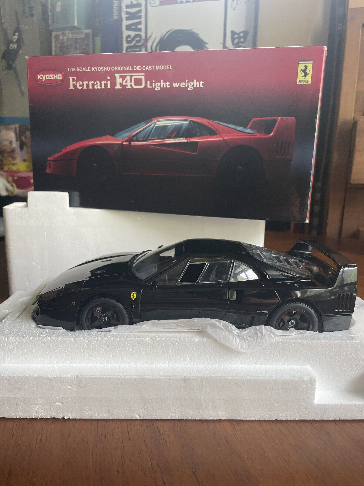 Ferrari F40 Light Weight Black Kyosho 8412BK Diecast 1/18 Ferrari F40 Light Weight Black Kyosho 8412BK Diecast 1/18