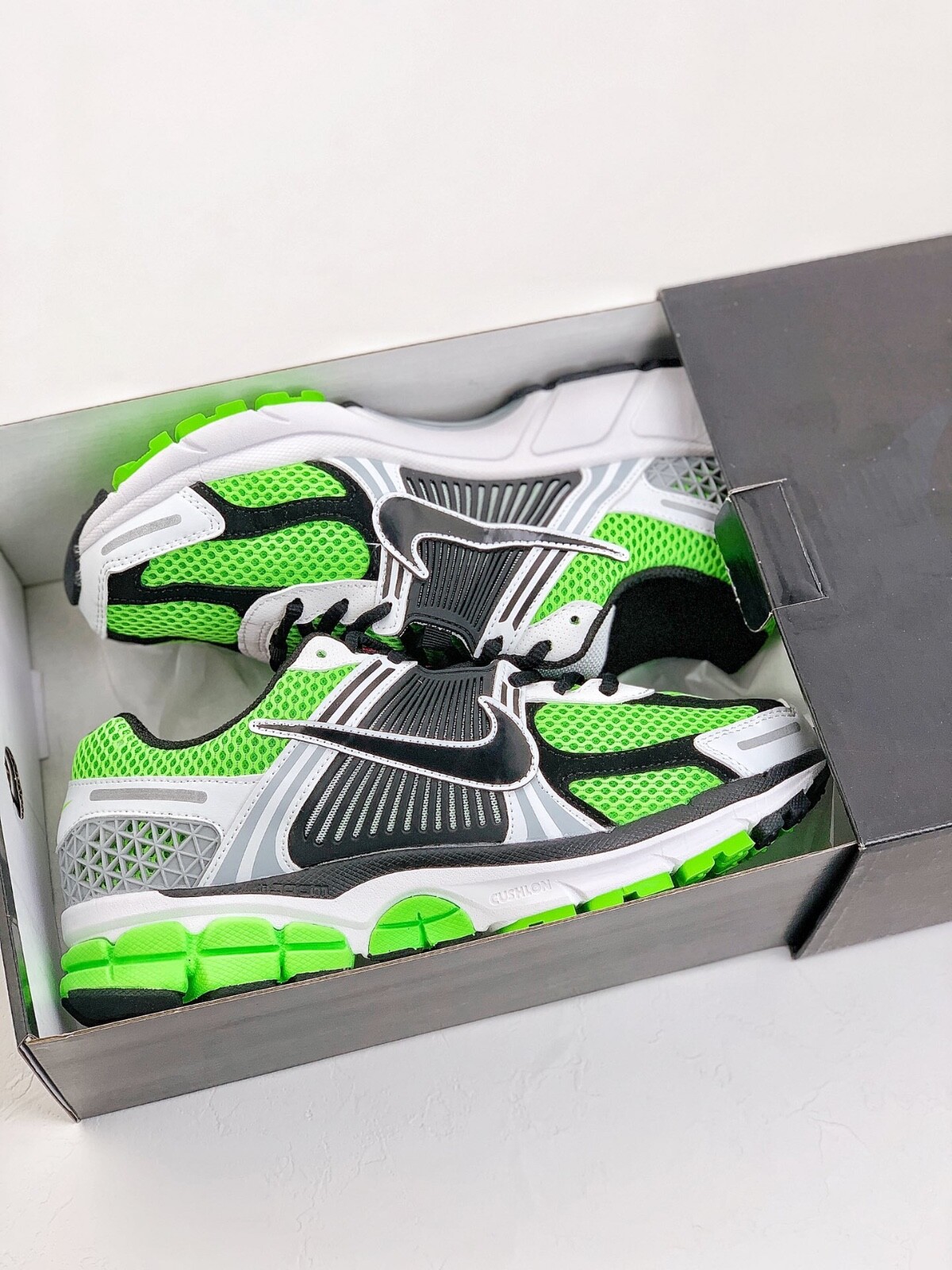 Mens Size Nike Air Zoom Vomero 5 V5 Green Black White