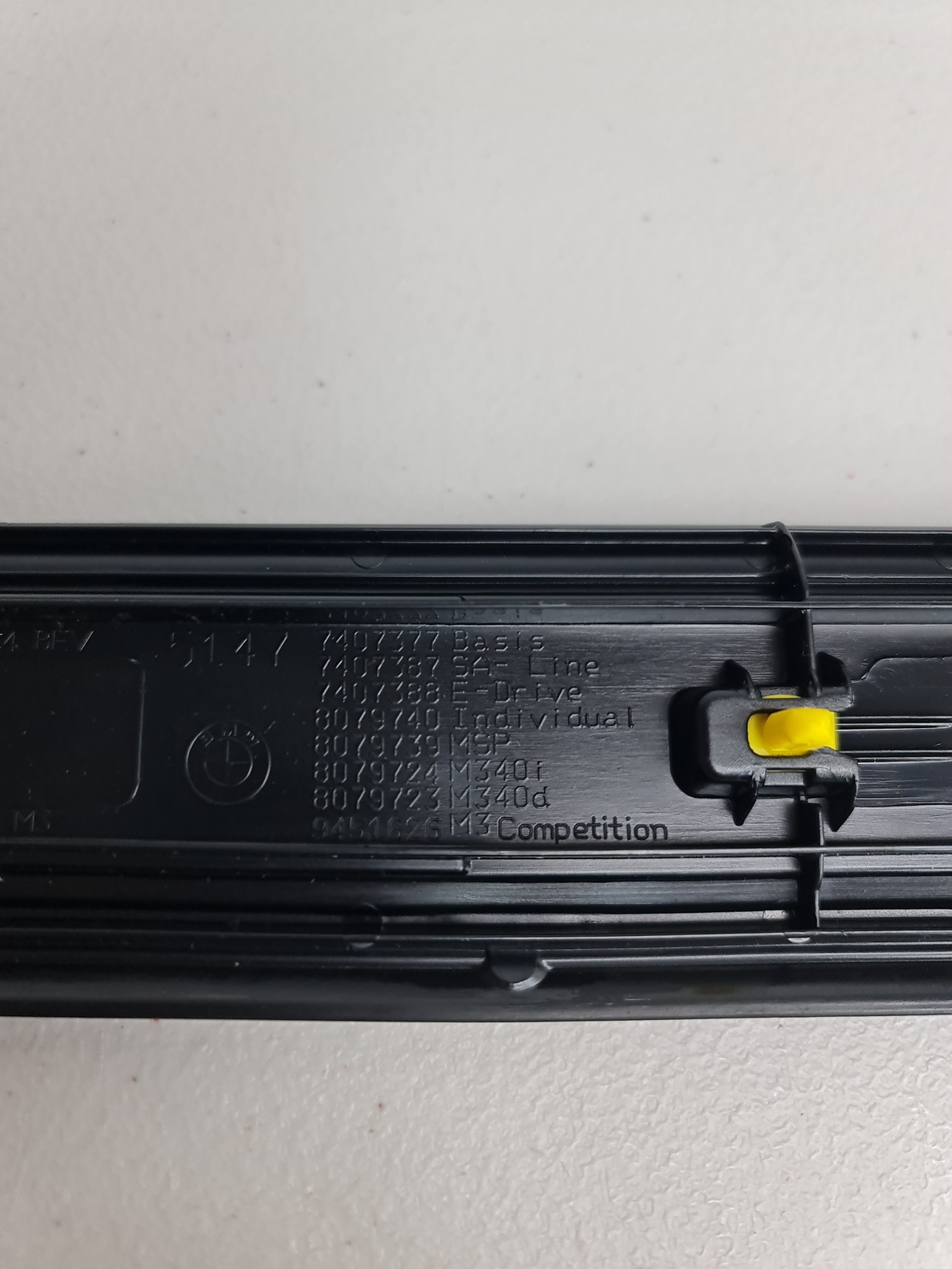 0 Bmw G80 M3 COMPETITION OEM DRIVERS FRONT DOOR SILL KICK PLATE 9451626 image 7