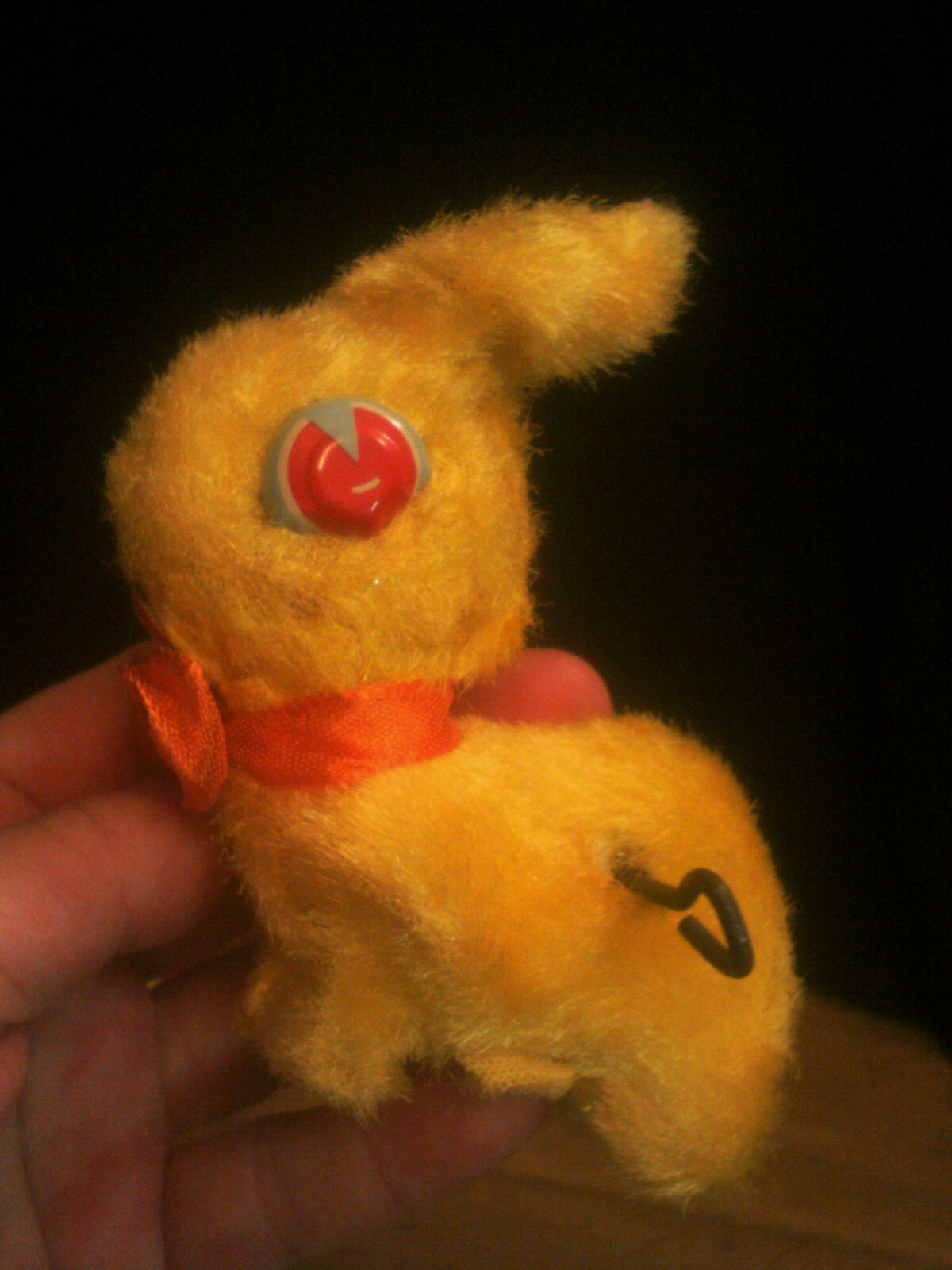 Vintage Key WIND-UP MASCOT BUNNY Rabbit Tin TOY w BOX Japan Hops WORKS Yellow