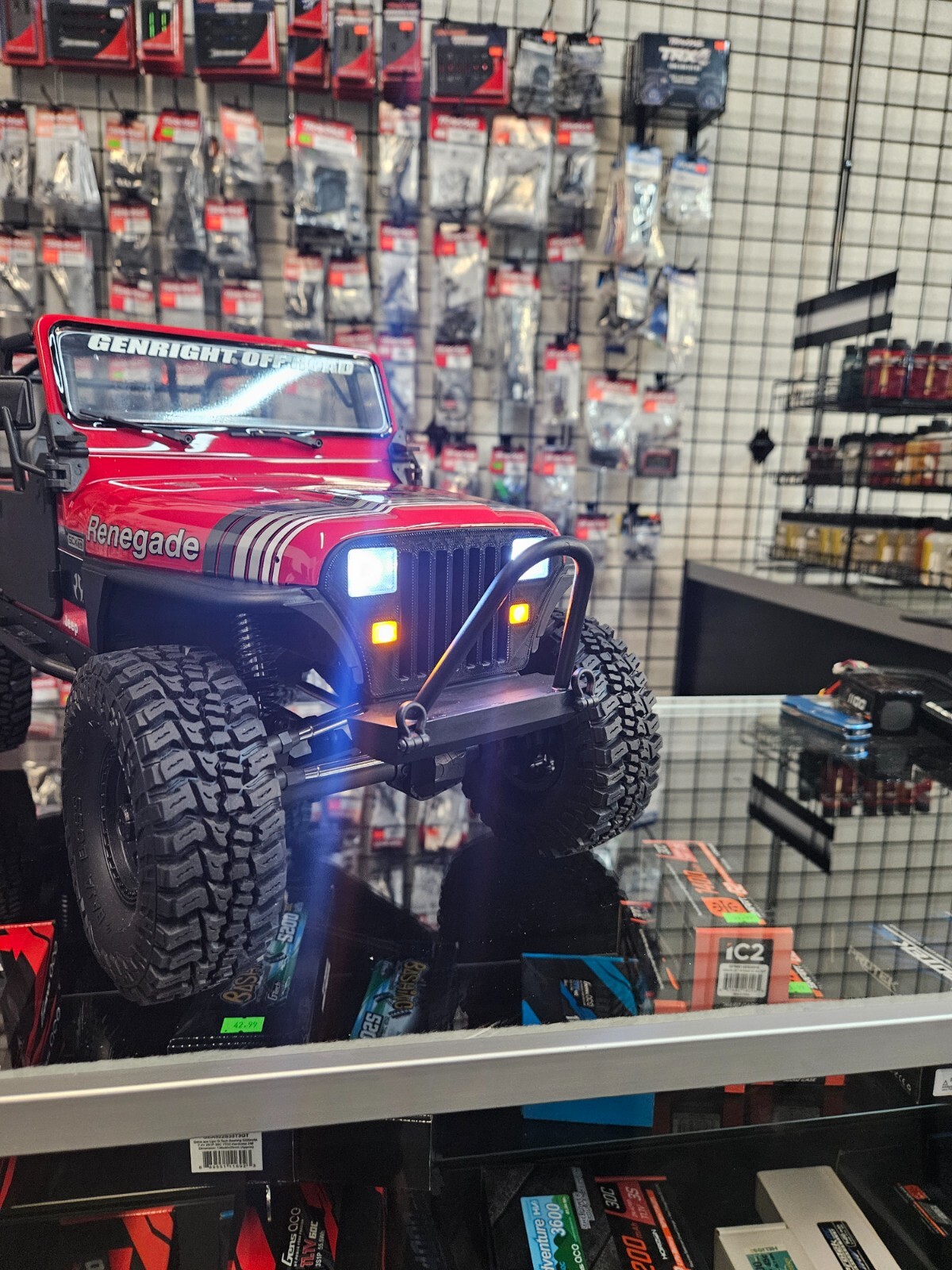 axial CJ7 クローラー　jeep スケール　カスタム Amazon.com: Axial RC Truck 1/10 SCX10 III Jeep CJ-7 4WD