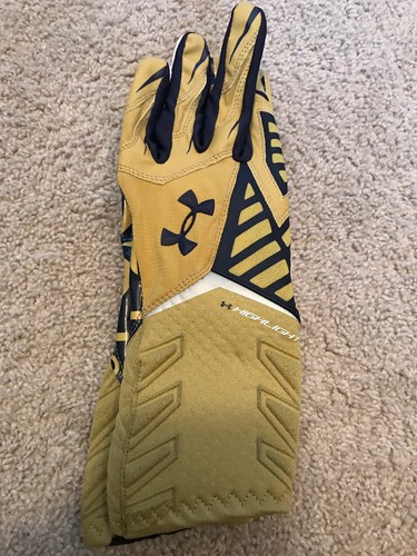 NEW 2014 TEAM ISSUED NOTRE DAME FOOTBALL SHAMROCK SERIES UNDER ARMOUR GLOVES MED