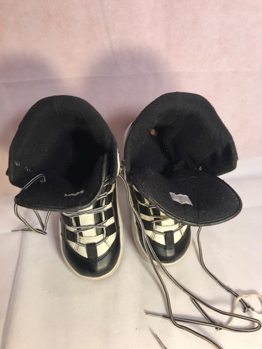 Mercury By Liquid Kids Size 6 Snowboard Boots