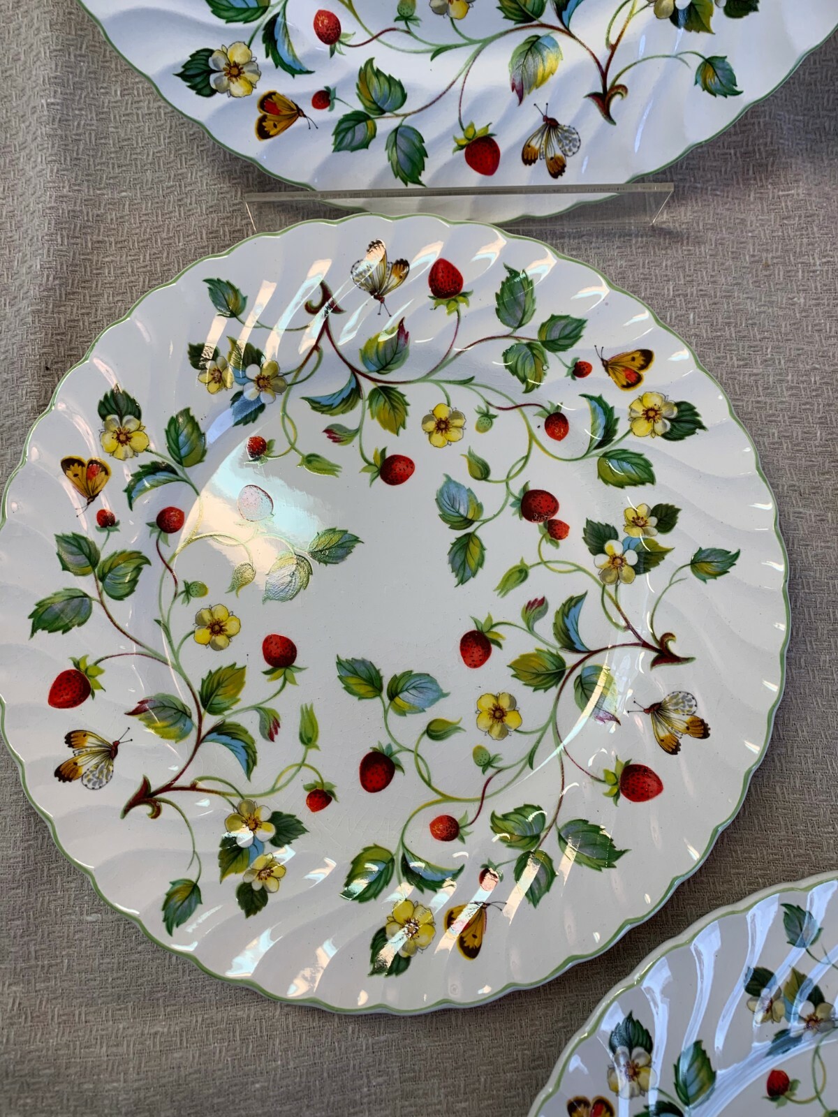 James Kent Old Foley Staffordshire Strawberry made in England - 5 Dinner Plates