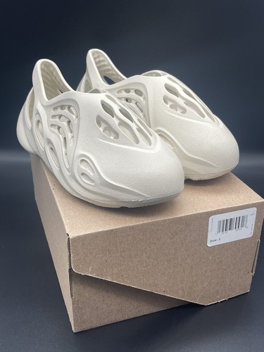 サンダル adidas KIDS YEEZY Foam Runner Sand 19cm 18399238_40474804_600.jpg