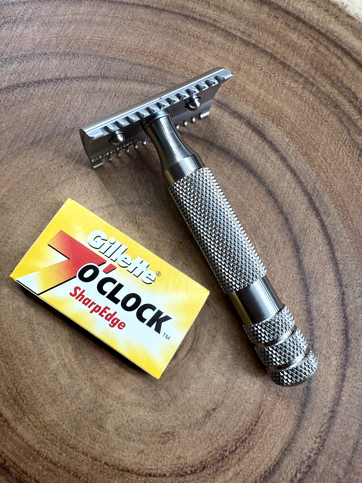 iKon Short Comb ShaveCraft Safety Razor w/ Bulldog Handle and Gillette Blades