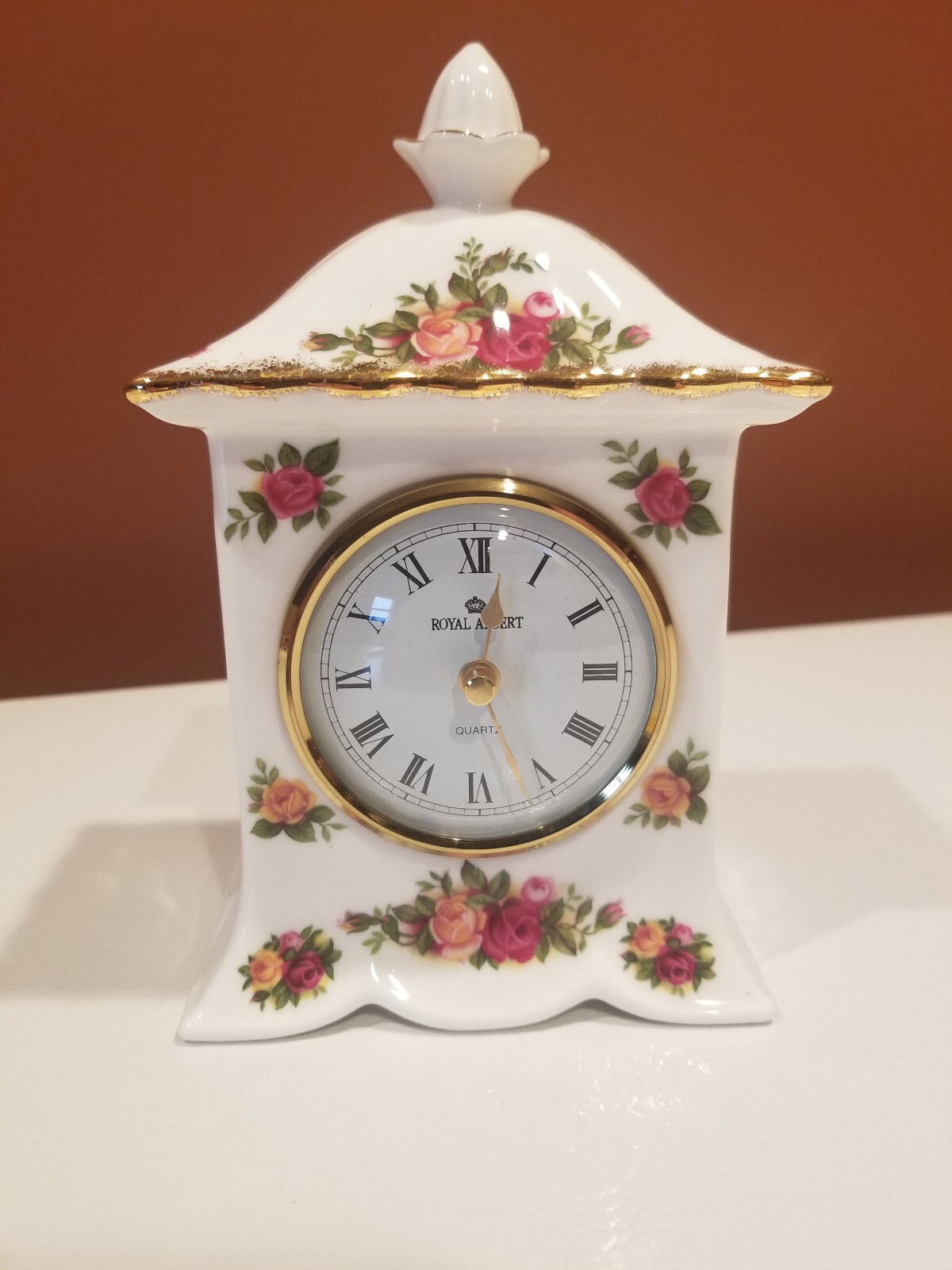 Royal Albert Old Country Roses Desk Clock Made In England Battery Size LR 44