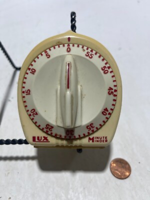 Vintage Robert Shaw Lux 60 Minute Minder  Rocket Dial Kitchen Timer White & Red