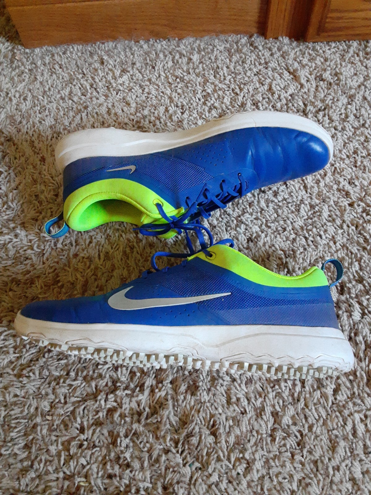 nike akamai golf shoes