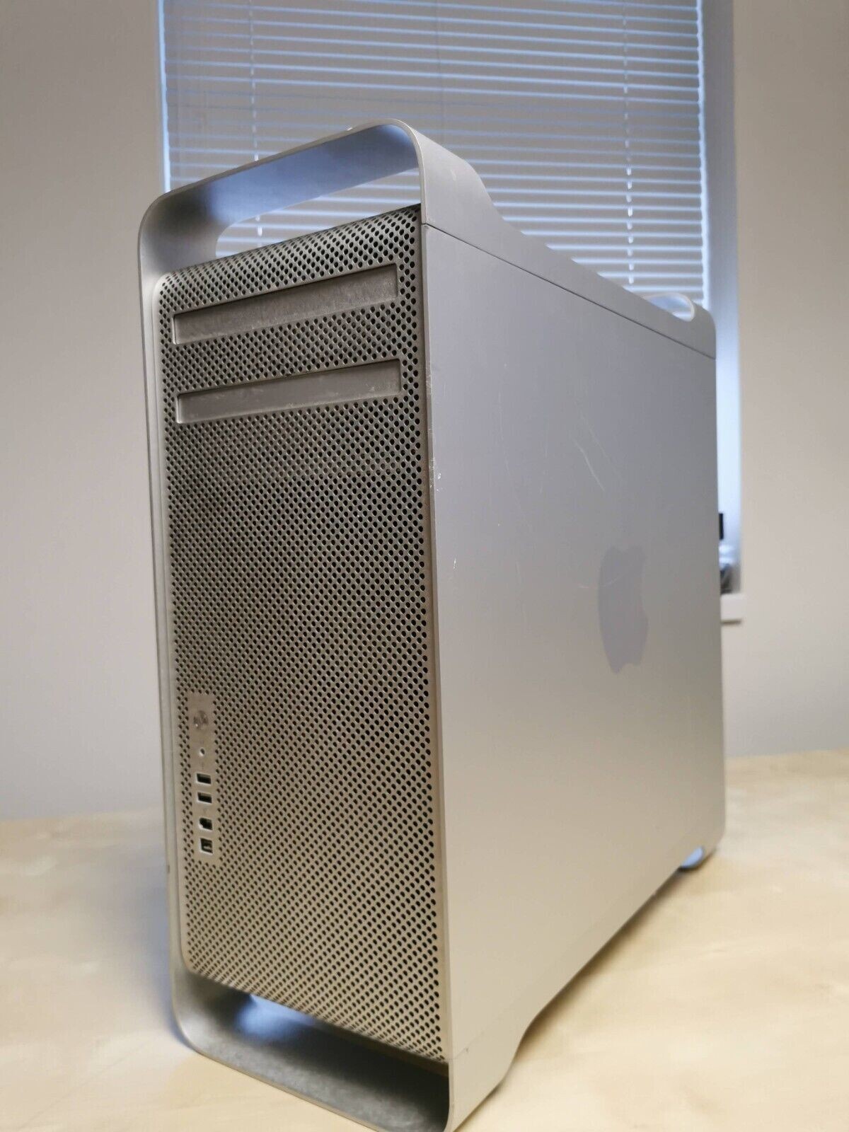 APPLE MAC PRO (early 2008) - 9GB RAM - 2 x 2.8 GHz Intel