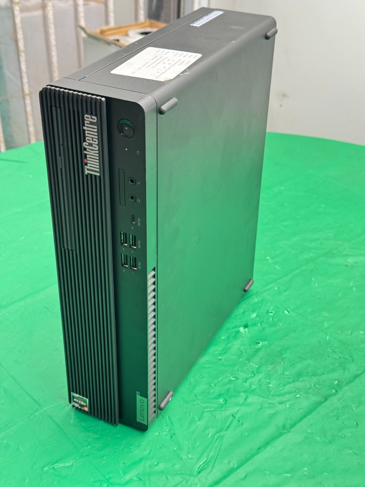 Lenovo ThinkCentre M75S Gen 2 AMD Ryzen 5 PRO 4650G 16GB