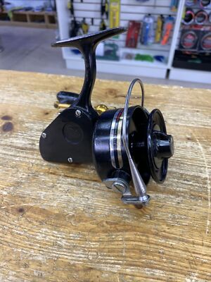 Nouvelle Penn 704z Classic Saltwater Spinning Reel made in USA