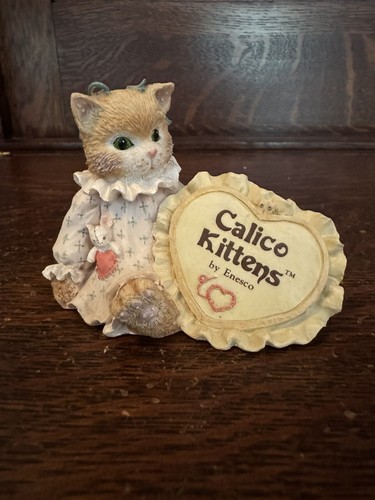 Calico Kittens Signage Cat Holding Heart 699179 Box | eBay Calico Kittens Signage Cat Holding Heart 699179 Box | eBay