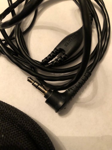 Shure SE215 In Ear Monitors With Carrying Pouch - Used - Working