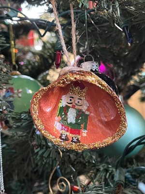 Hand Painted Clam Shell Nutcracker Christmas Tree Ornament Sea Shell Gold Bronze