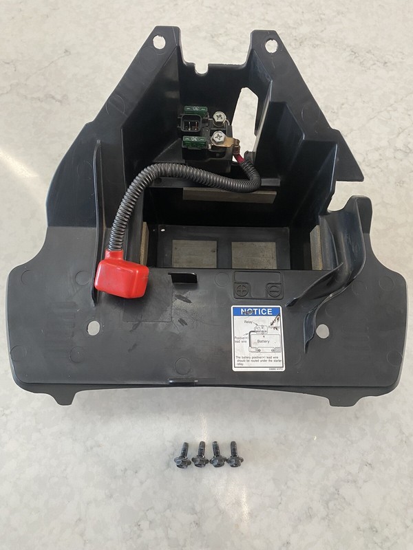 Suzuki Boulevard C50 / C50t Battery Box Including Fuse Holder Part No 47411-41f0