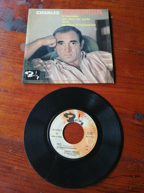 Ancien Vinyle 45 Tours Vintage Charles Aznavour 