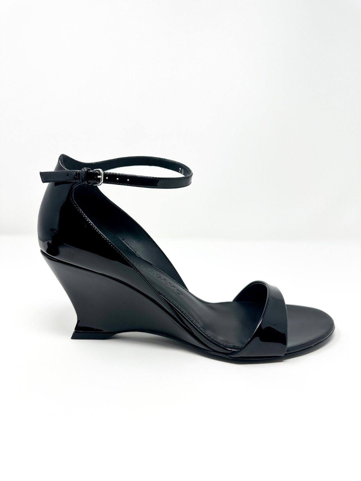 Pre-owned Ferragamo Salvatore  Women's Vidette Patent Leather Wedge Sandals 8 C $1050 In Black