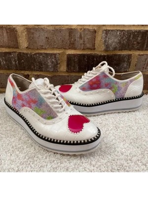

BETSEY JOHNSON Женские белые спортивные кроссовки на платформе с заклепками Marti Toe, 6 м, Белый, MART01S5