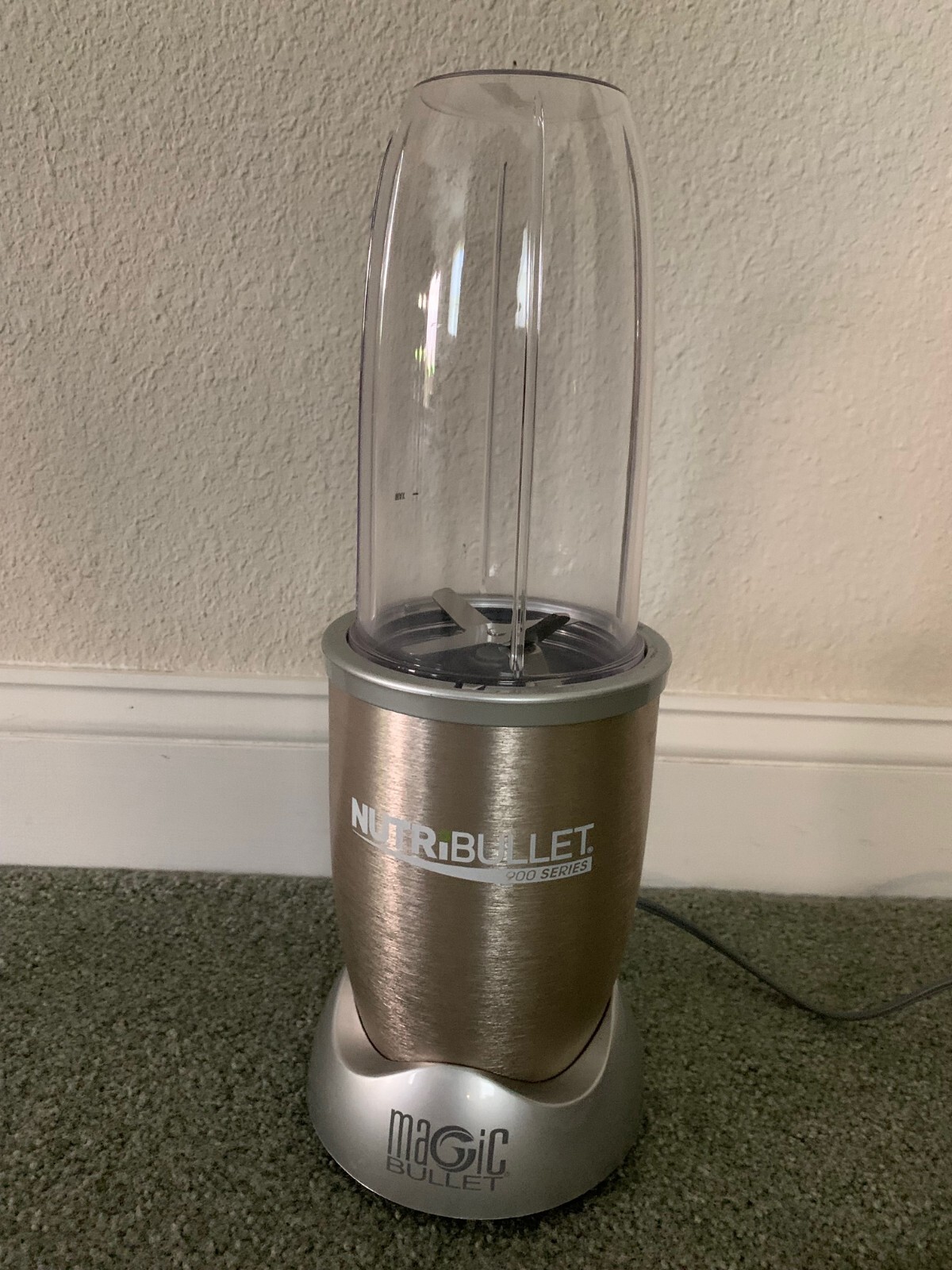 NutriBullet 900 Series ~ Magic Bullet NB-WL012A-23 ~ Tested / Works w/Cup