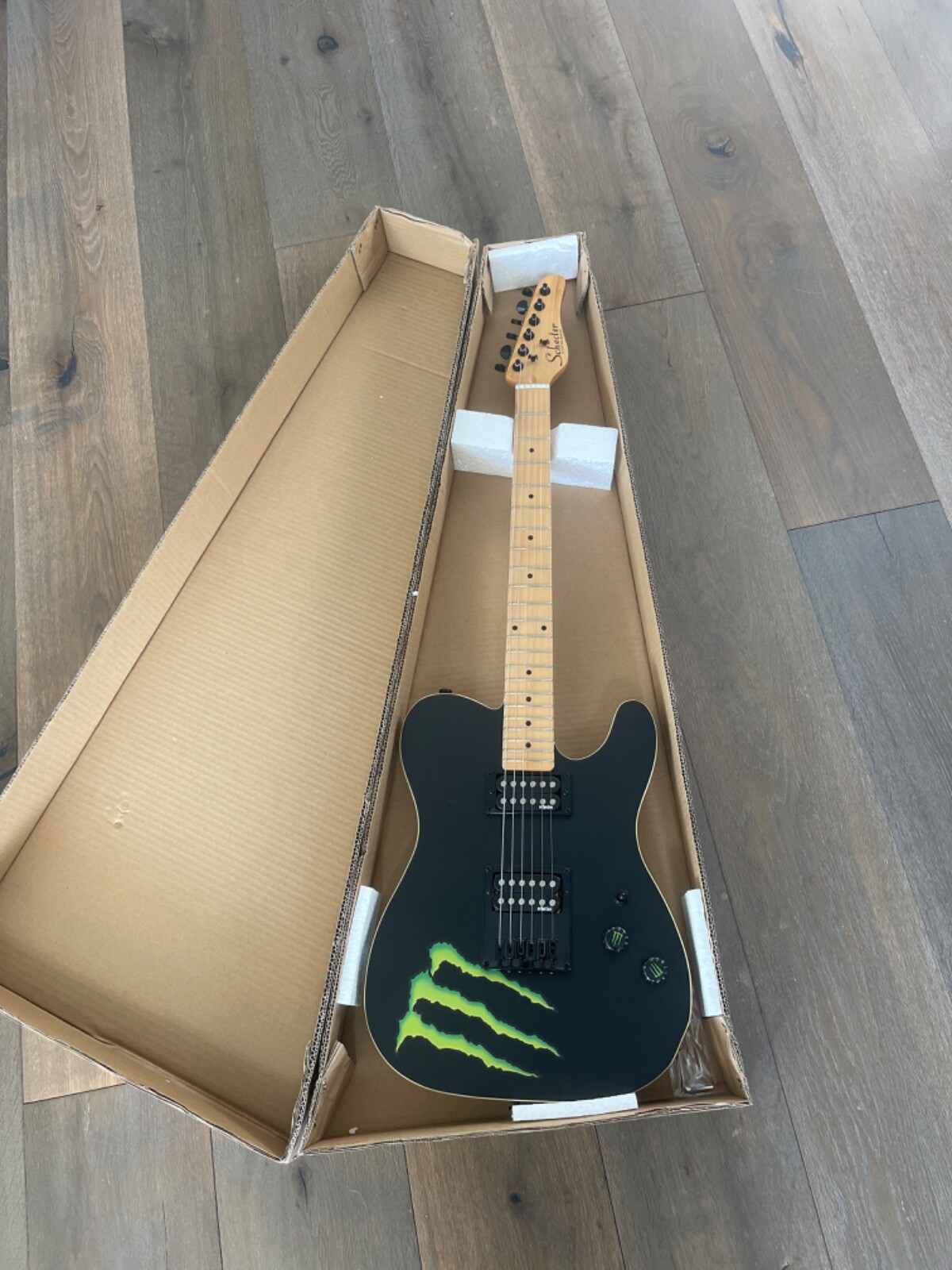 Schecter Diamond Series PT Monster Energy Solid Body Schecter Diamond Series PT Monster Energy Solid Body