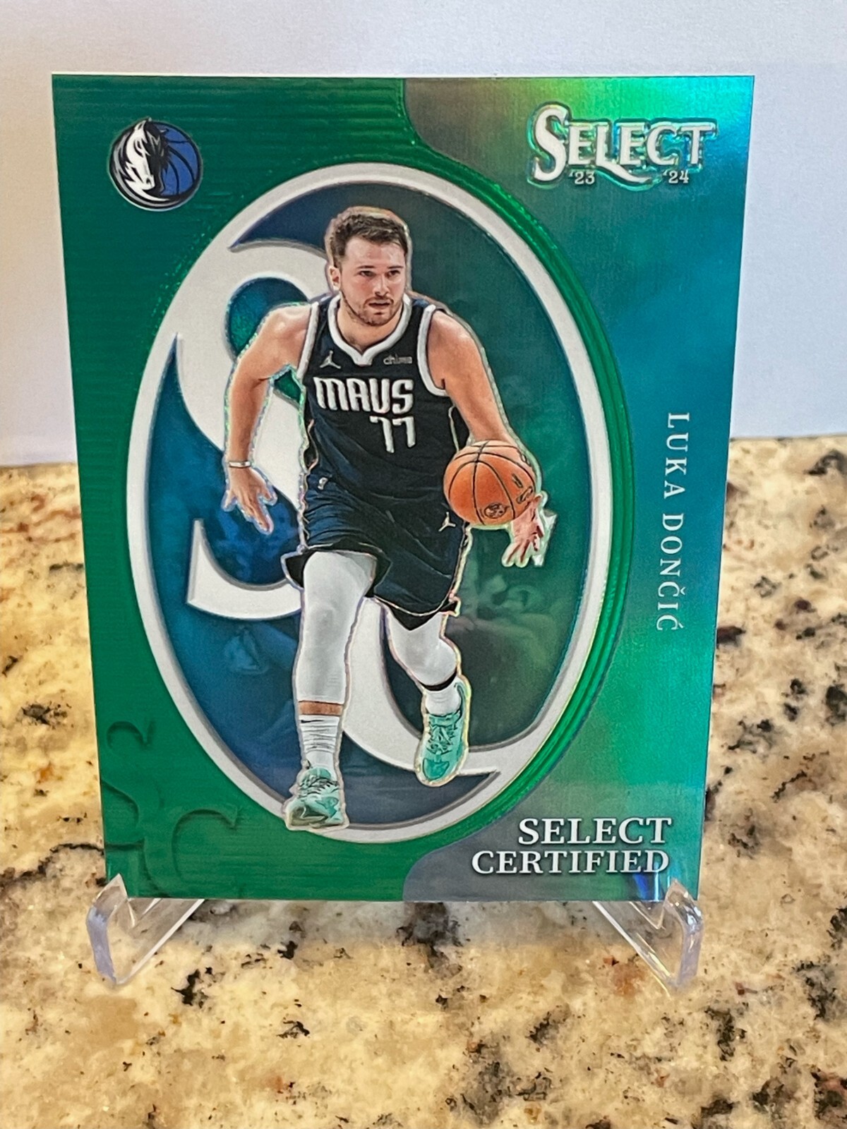 2023-24 Panini Select Luka Doncic Select Certified Green