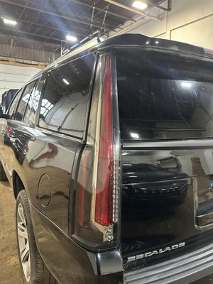 15 16 17 18 19 20 CADILLAC ESCALADE Tail Light Lamp Driver Left