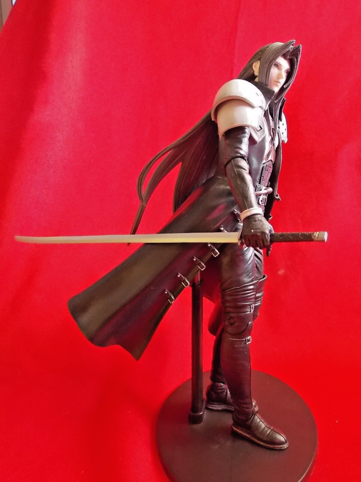 セフィロス　PLAY ARTS改 ADVENT CHILDREN Amazon.com: Final Fantasy VII Advent Children Sephiroth Play