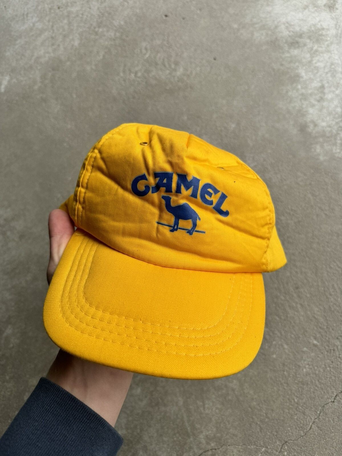 CAMEL vintage イエロースウェット 80s90s 値下げ 80s 90s CAMEL キャメル ロゴ マーク ラクダ スウェット