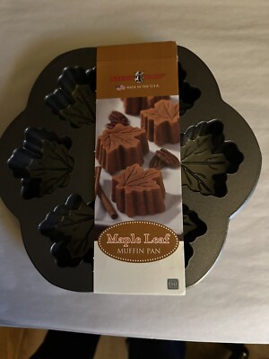 Maple Leaf Muffin Pan