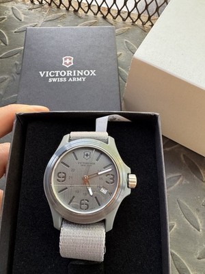 ででで Victorinox] 241515 Grey : r/Watches