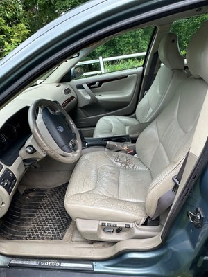 image 4 of interior