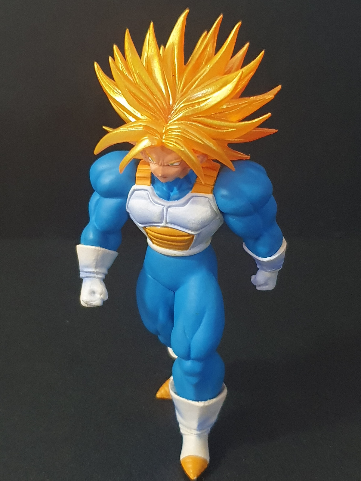 ドラゴンボール　HG DG フィギュア ドラゴンボールDG 超サイヤ人を超えた超サイヤ人 トランクス hg
