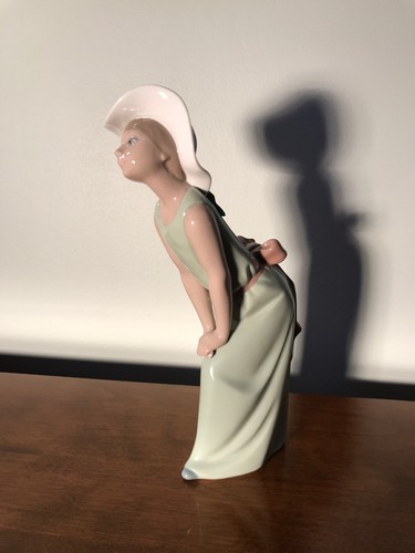 Lladro Porcelain Figurine #5009 