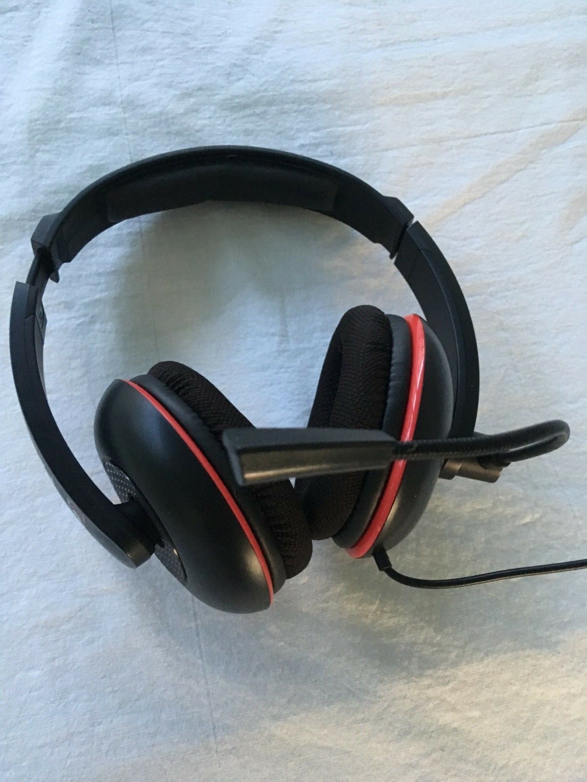 Preowned Turtle Beach Ear Force P11 Black/Red Headset Multi-Platform PS3 PS4