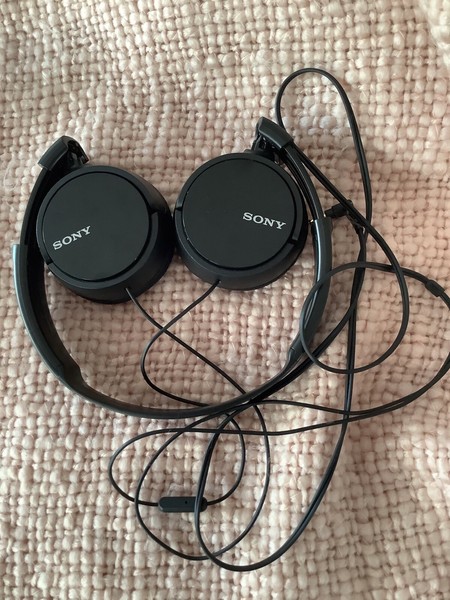 SONY ON EAR NOISE CANCELLING HEADPHONES BLACK MODEL 108-0075 | Headphones \u0026  Earphones | Gumtree Australia Morphett Vale Area - Aldinga Beach |  1294244419