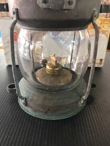 TUNG WOO Hong Kong Antique  ANCHOR SHIP LANTERN with globe insert wick F20