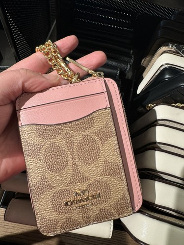 Coach CAR25 Zip Card Case 花柄 Coach CAR25 Zip Card Case 花柄