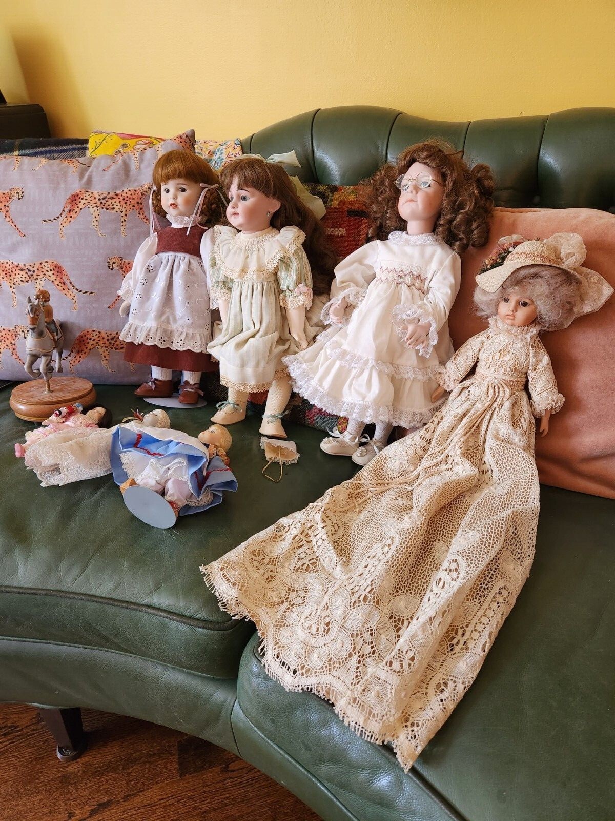 【antique doll】lithograph vintage Victorian Lithograph Print Picture Little Girl With Doll