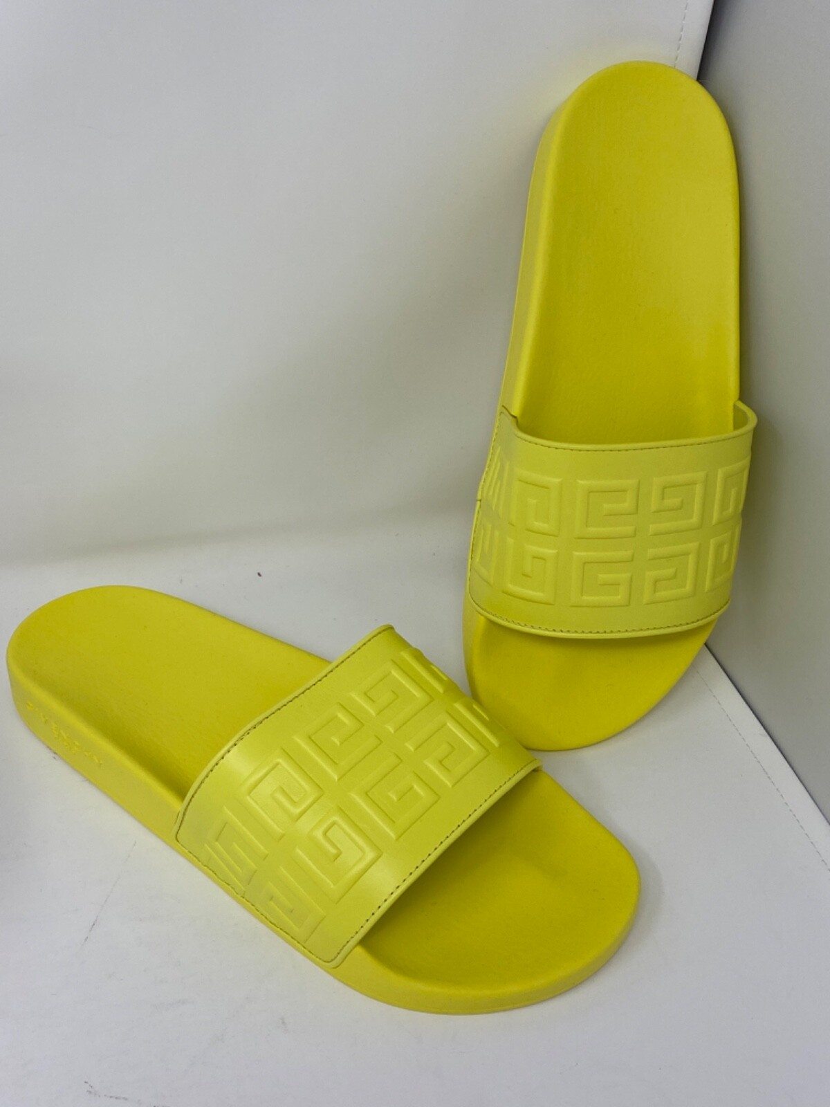 Pre-owned Givenchy $450 Men's  4g Logo Pool Slides Flat Sandals Slippers Yellow 9/42