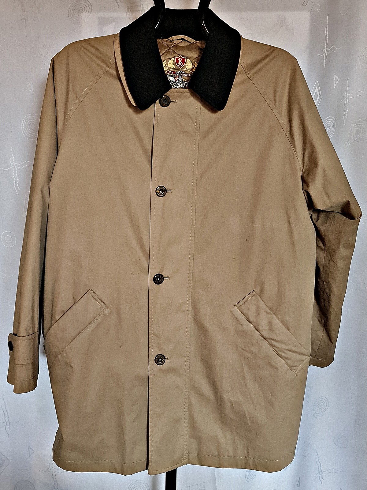 ✨美品✨BURBERRY ノバチェック 2B テーラードジャケット 本切羽 ✨美品✨BURBERRY ノバチェック 2B テーラードジャケット 本切羽