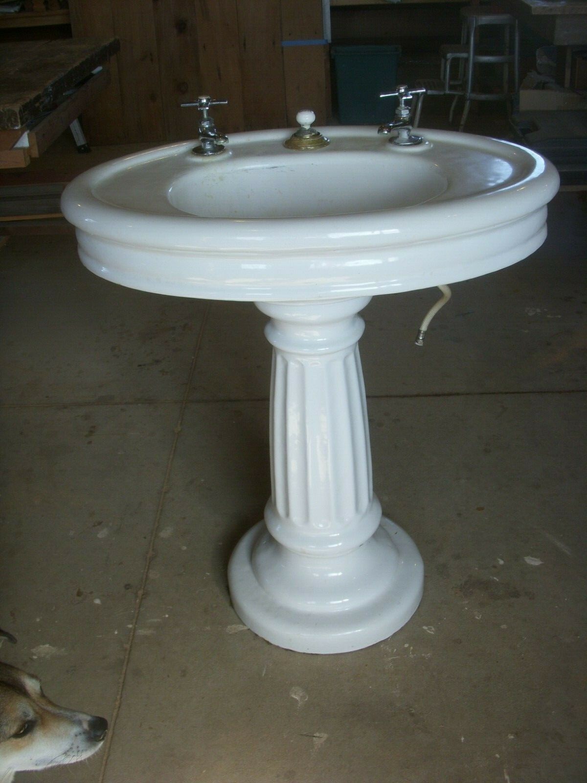 antique pedestal sink / old victorian oval cast iron sink
