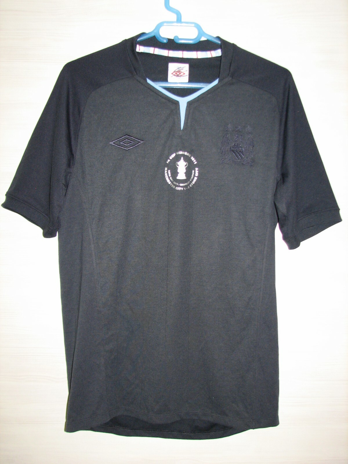 【CWC】マンチェスター・シティ 2010/11 3rdジャージ L size CWC】マンチェスター・シティ 2010/11 3rdジャージ L size Umbro