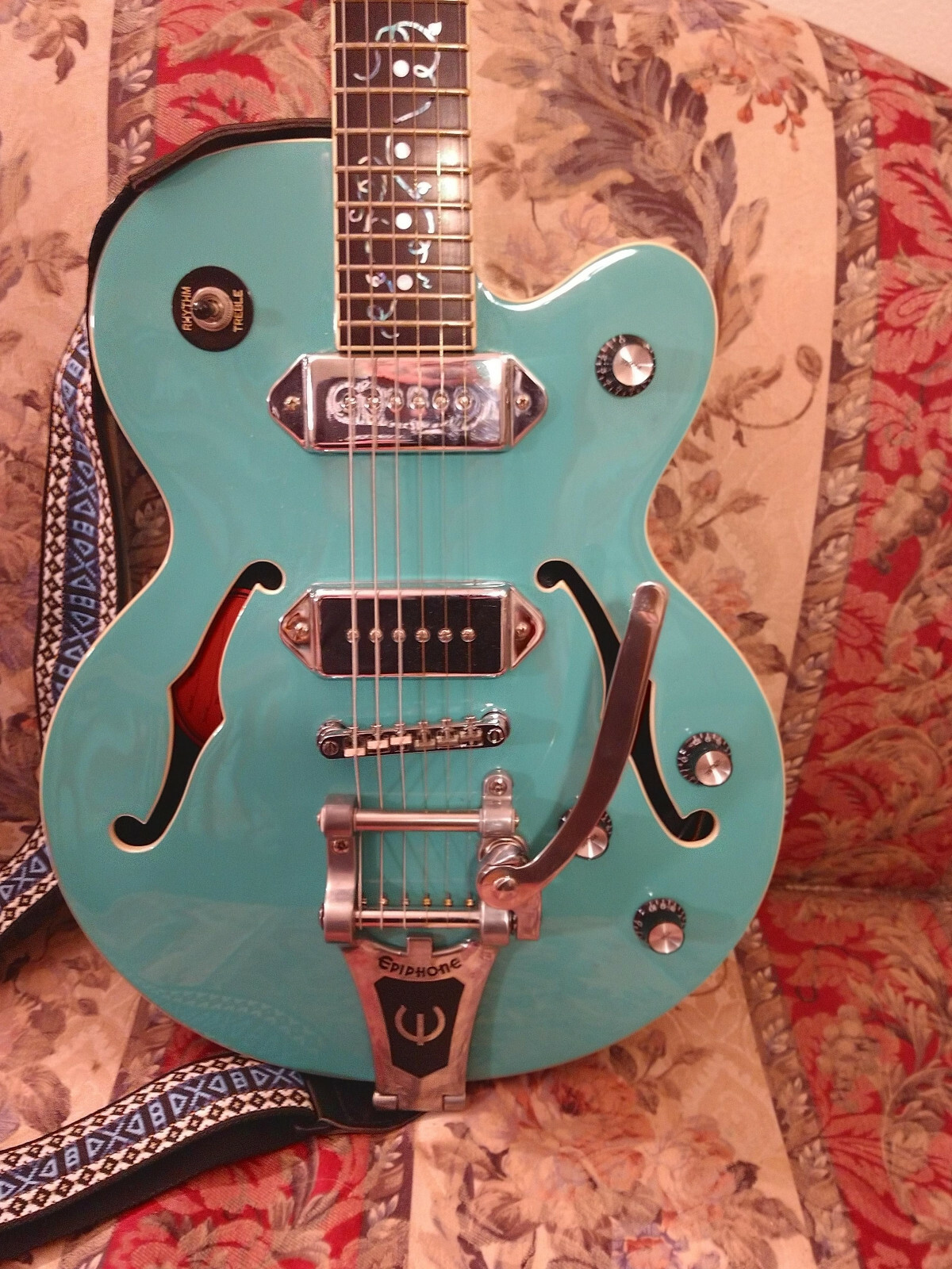 Epiphone Wildcat  Semi hollow Teal Guitar with BIGSBY