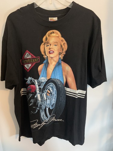 【新品】Ameri VINTAGE MARILYN MONROE スウェット Ameri（アメリ）の「TRIPLET MARILYN MONROE TOP（Tシャツ