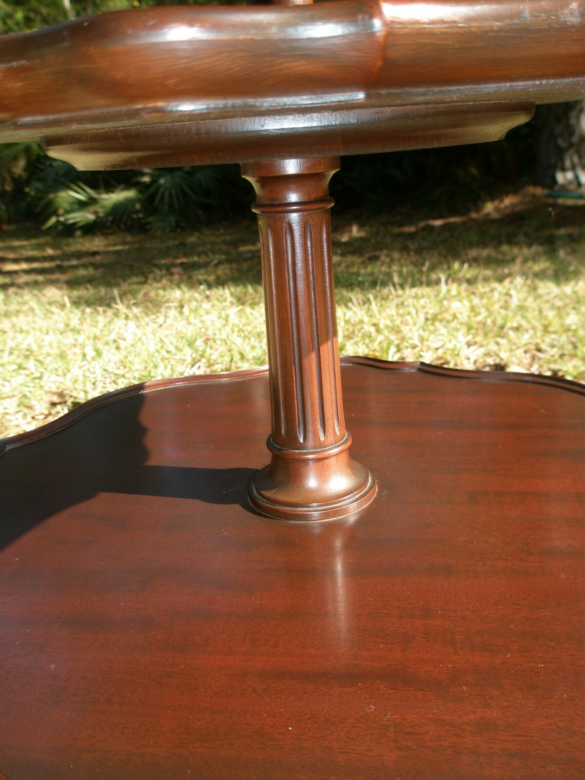 Small Georgian 3-Tier Dumbwaiter Table, Imperial, Grand Rapids, model 4101, 31