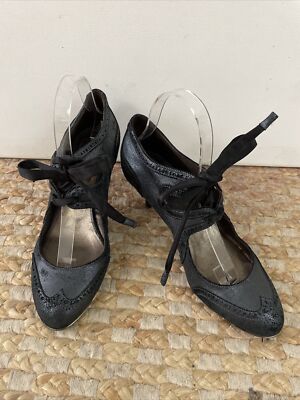 DEVI KROELL Black Distress Sheen Leather Wingtip Lace Up Heels Sz 8